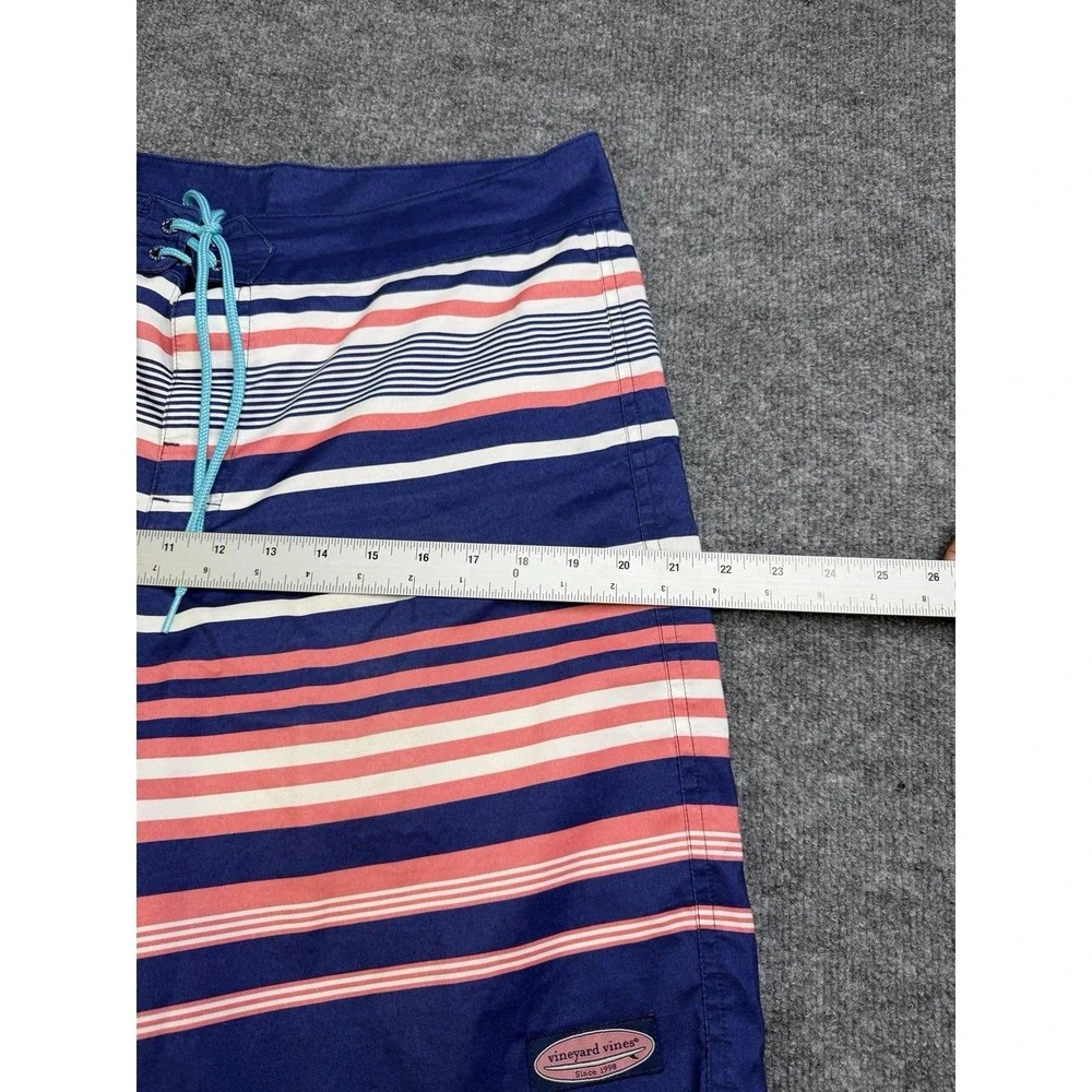 Vineyard Vines Americana Stripe Men's Sz 33 Board Shorts‎ Swim Pool Summer Beach